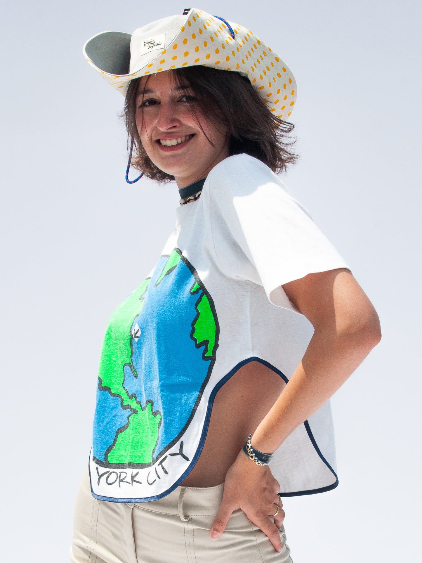 Street Style Cowgirl T-Shirt "NY is the World"