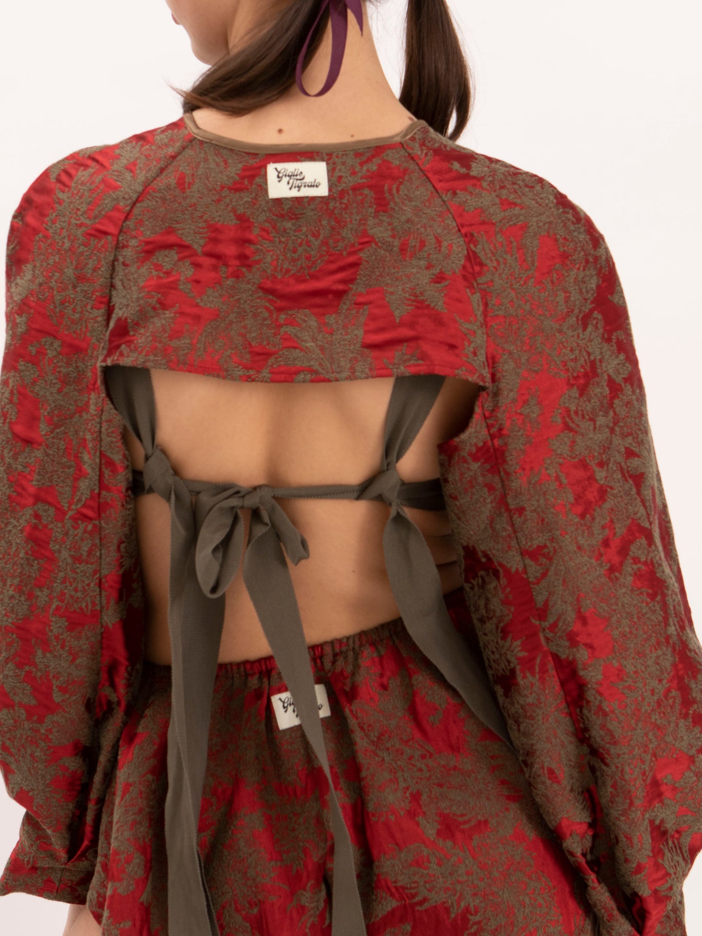 Ginkgo Sleeves in Red Jacquard