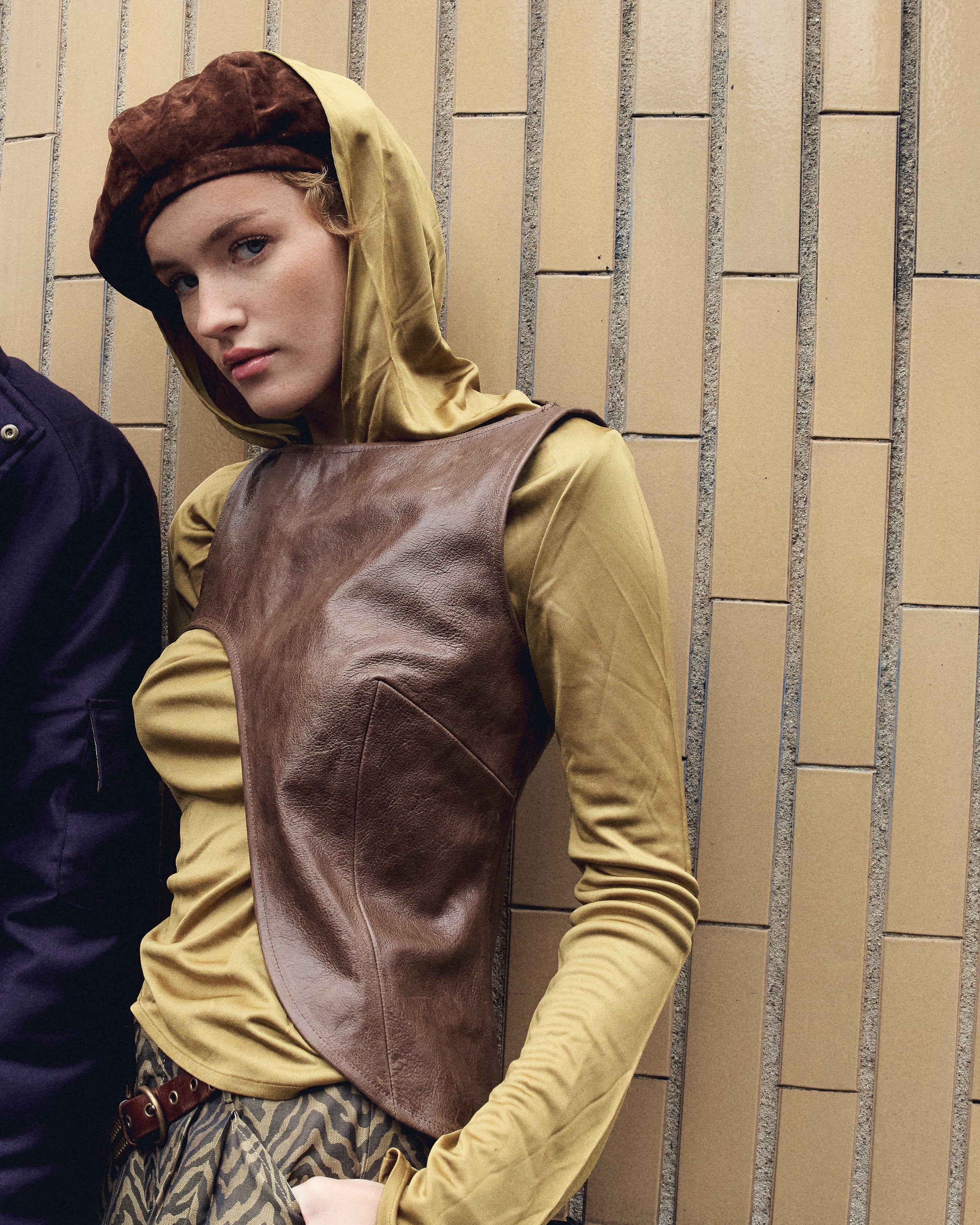 MOJO JOJO TOP IN BROWN LEATHER