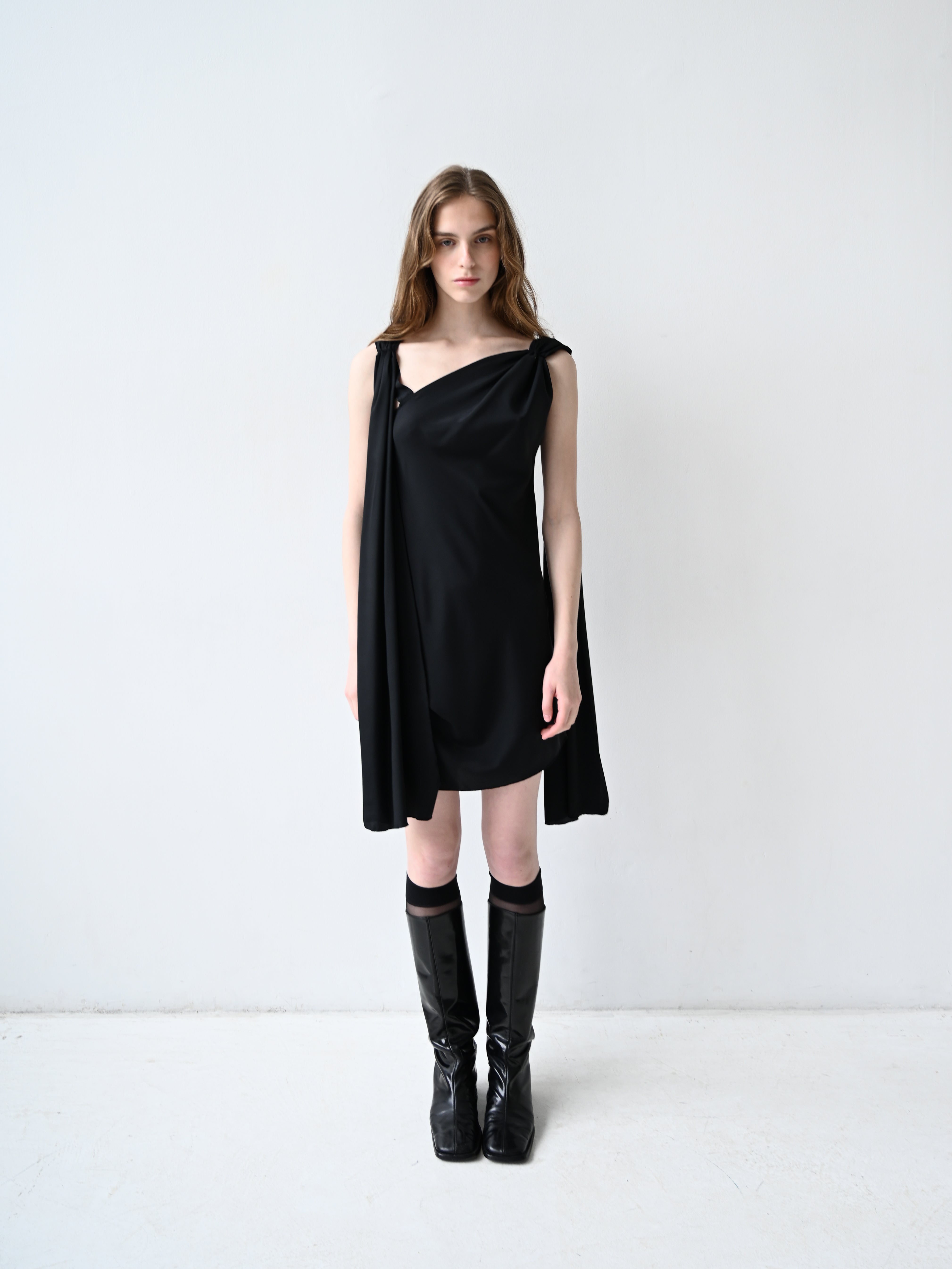 Item 26-0017 / Marylin Dress I (Black)