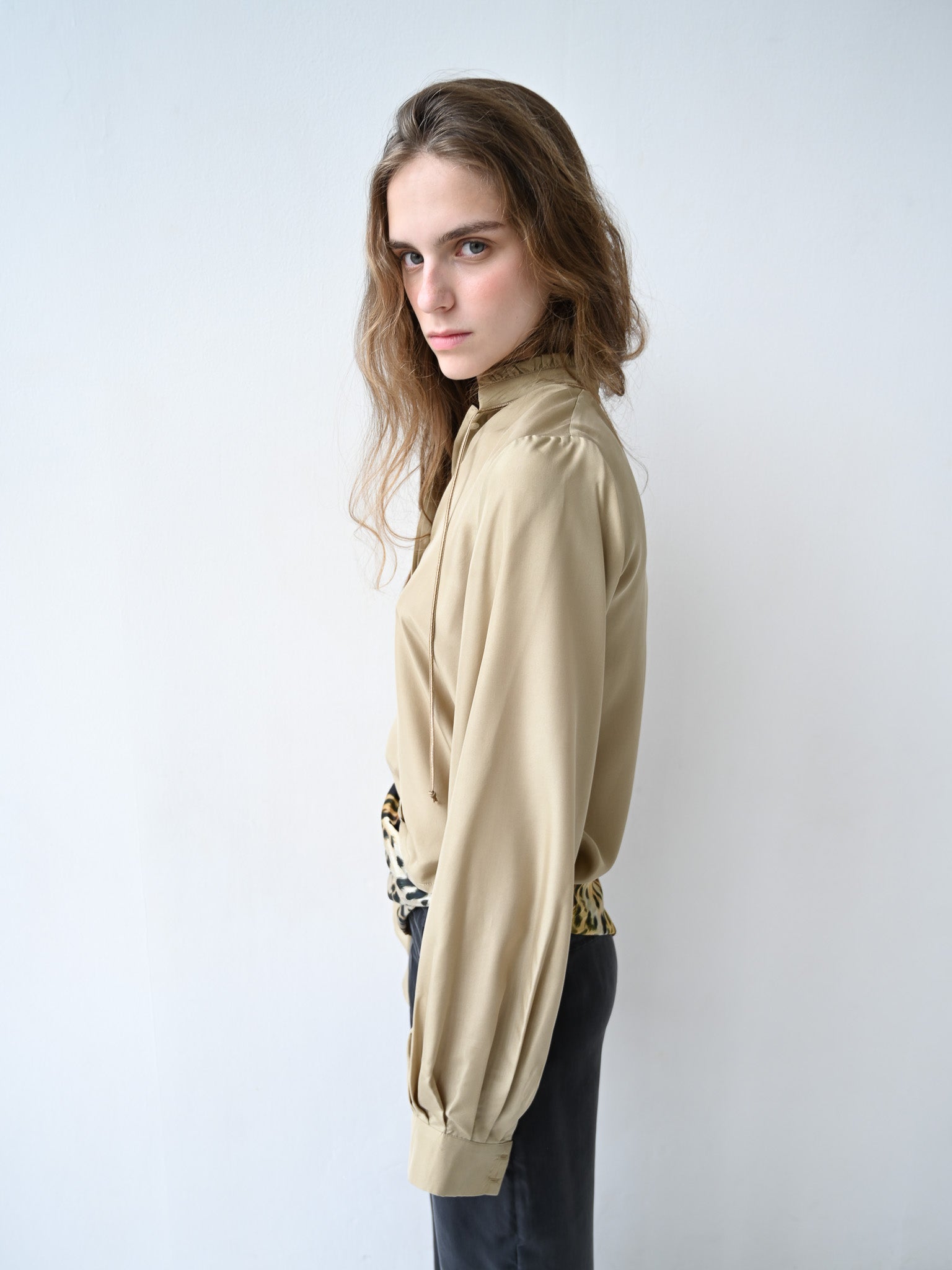 Item 26-008 / Yoko Shirt III (Beige)