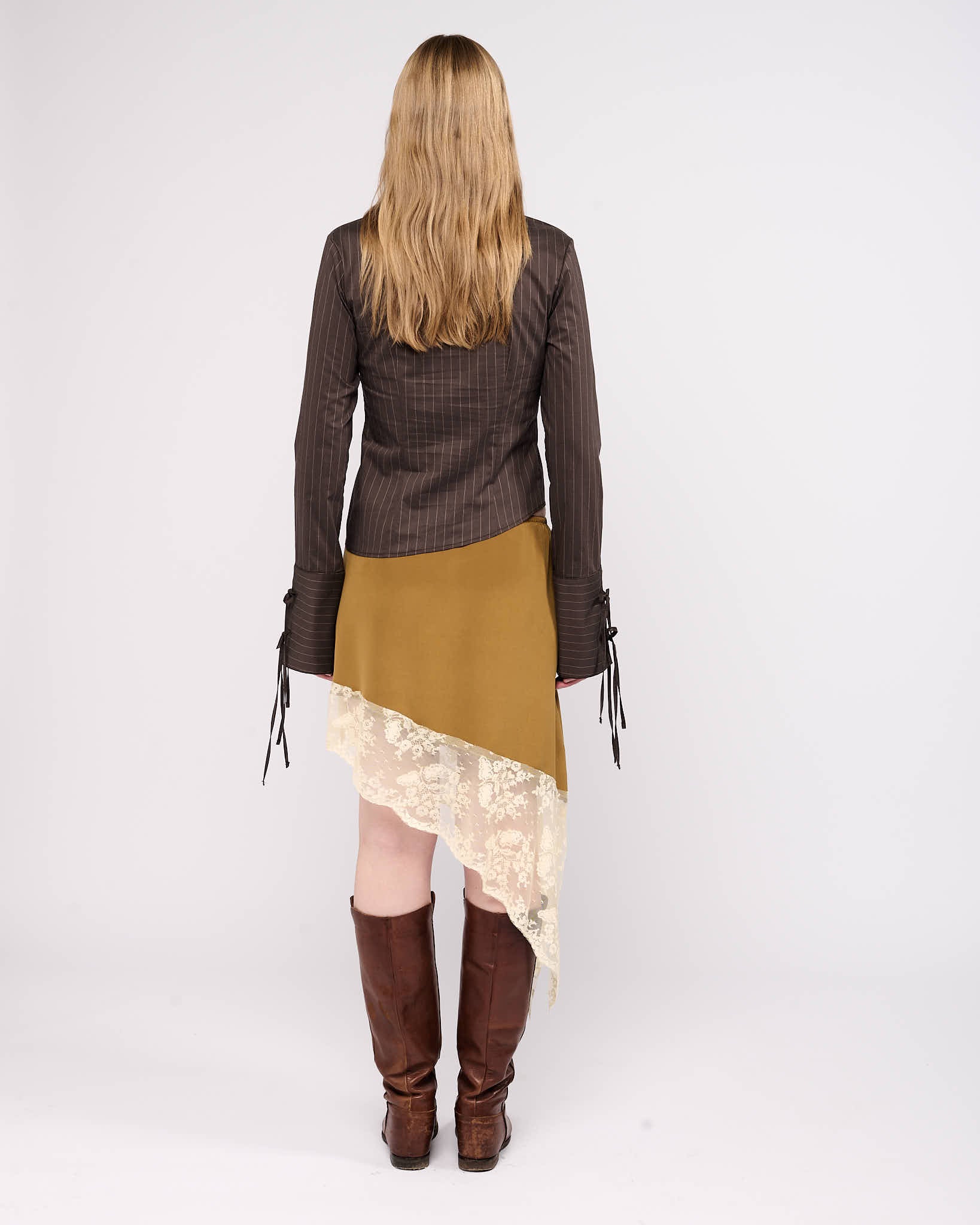 Item 26-0024 / Cindy Shirt II (Brown Pinstriped)