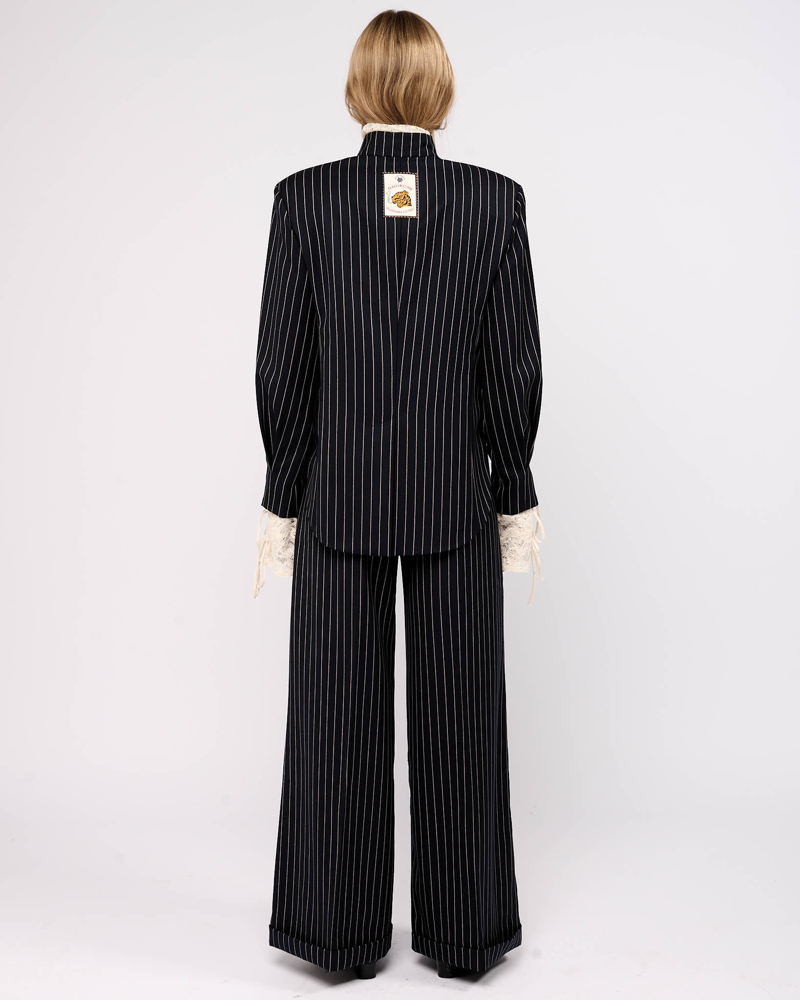 Item 26-0032 / Gea Blazer II (Pinstriped)
